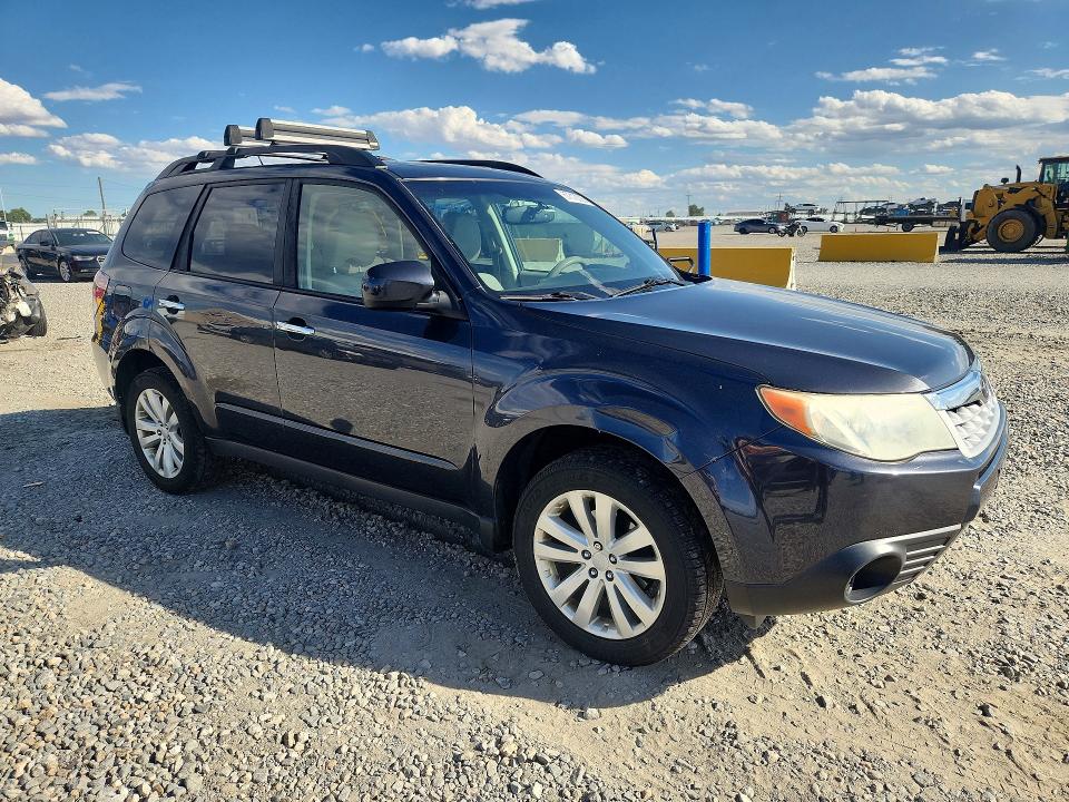 Foto 4 de la subasta – 2013 SUBARU FORESTER con VIN JF2SHADC9DH406430