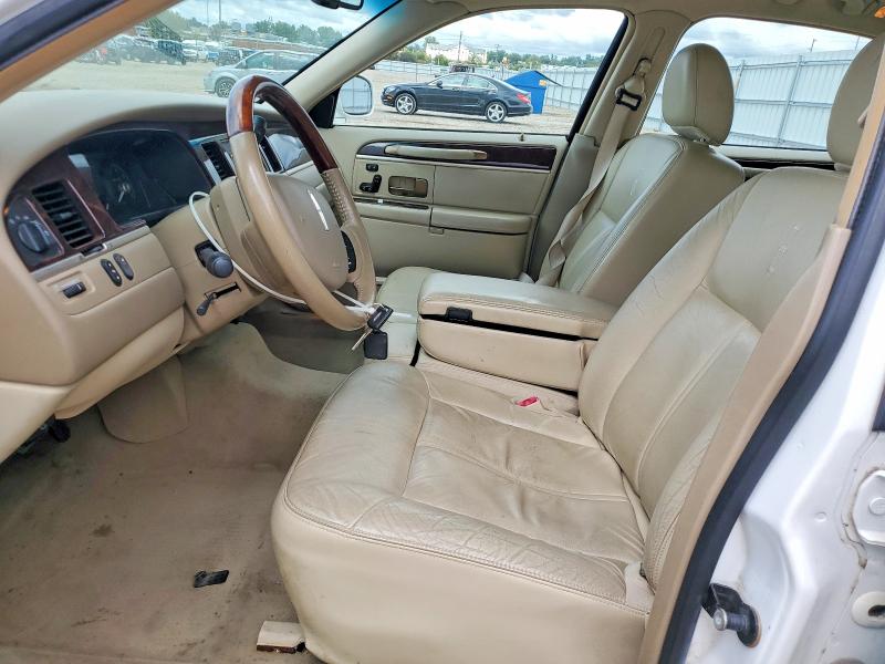 Foto 7 de la subasta – 2009 LINCOLN TOWN CAR con VIN 2LNHM82V99X614201