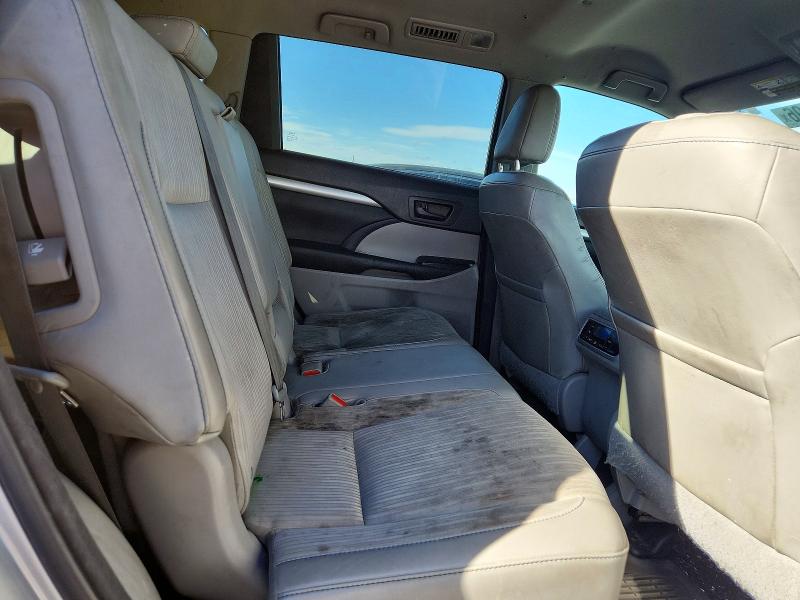 Photo 10 from auction – 2015 TOYOTA HIGHLANDER with VIN 5TDBKRFH6FS202979