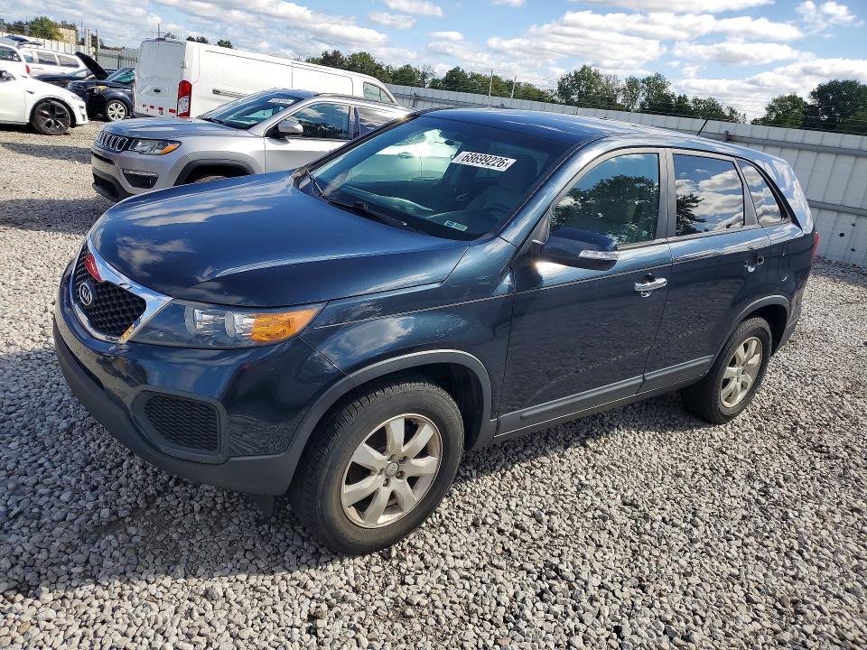 KIA SORENTO 2013 z numerem VIN 5XYKT3A12DG344633 - Zdjęcie z aukcji