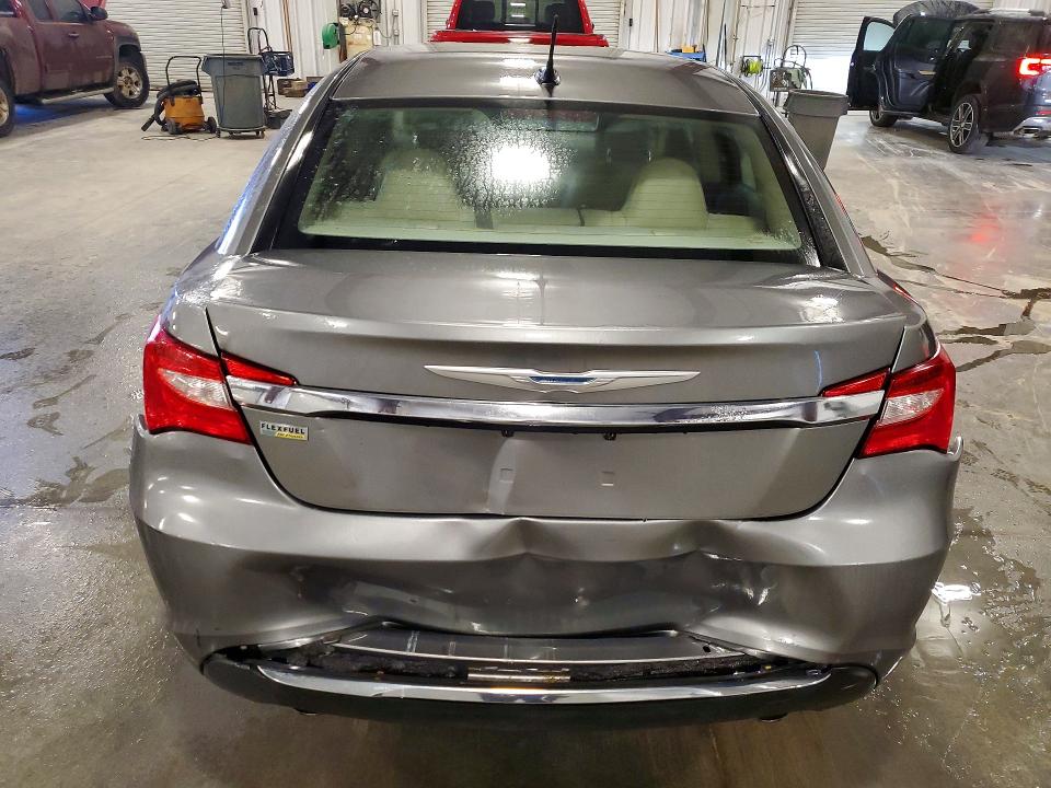 Zdjęcie 6 z aukcji – 2013 CHRYSLER 200 z VIN 1C3CCBCG3DN607791