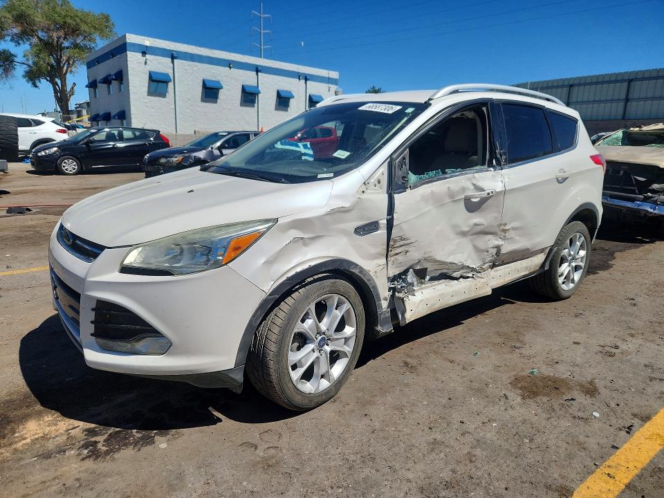 FORD ESCAPE 2015 с VIN 1FMCU0J9XFUC88797 - Снимка от търг