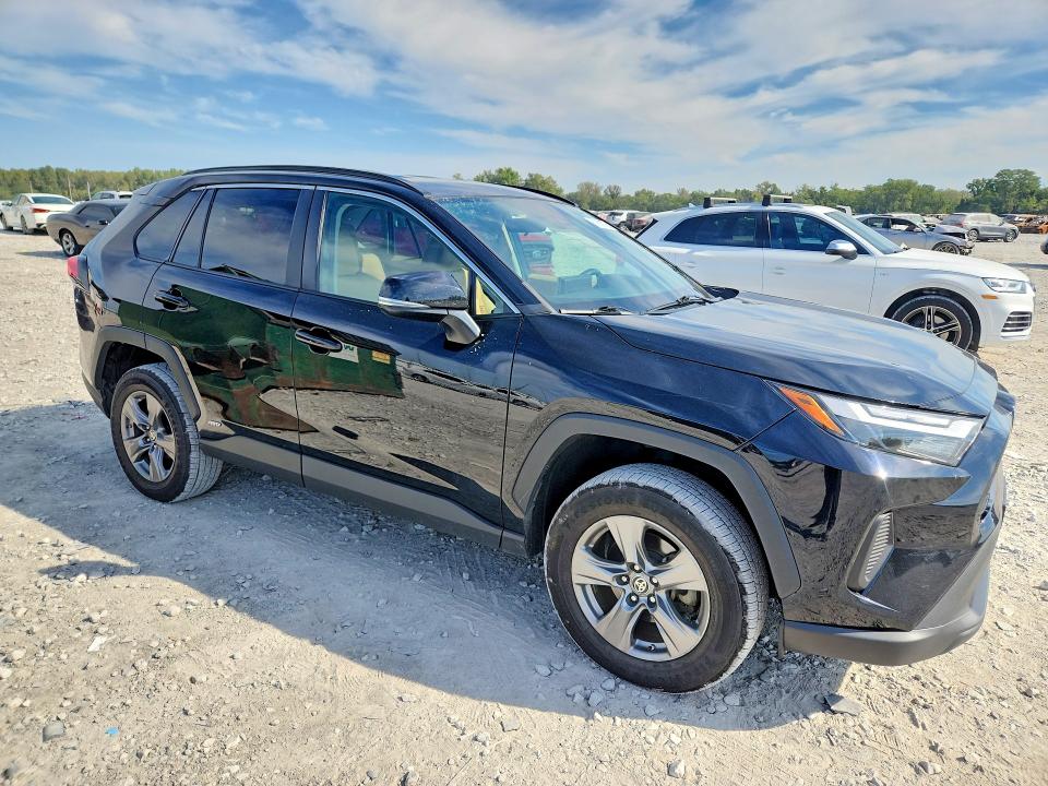 Снимка 4 от търг – 2024 TOYOTA RAV4 с VIN 4T3MWRFV8RU133007
