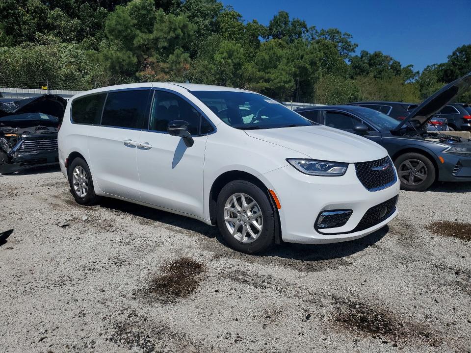 Photo 4 from auction – 2026 CHRYSLER PACIFICA with VIN 2C4RC1BG6TR162899
