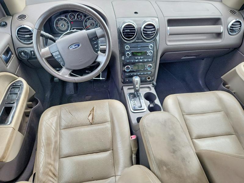 Photo 8 from auction – 2008 FORD TAURUS X with VIN 1FMDK05W68GA01855