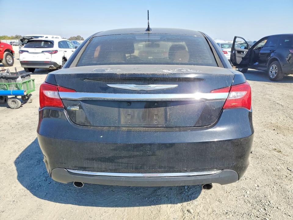 Foto 6 de la subasta – 2013 CHRYSLER 200 con VIN 1C3CCBCG2DN520271