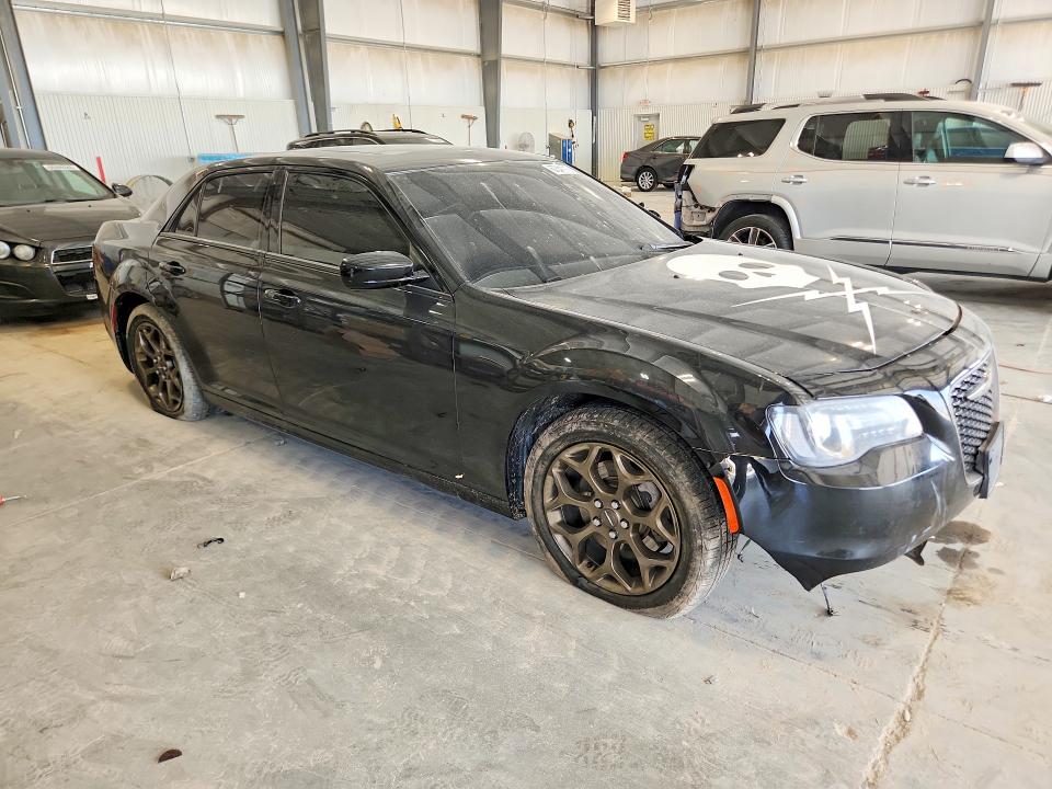 Photo 4 from auction – 2016 CHRYSLER 300 with VIN 2C3CCAGG4GH270582