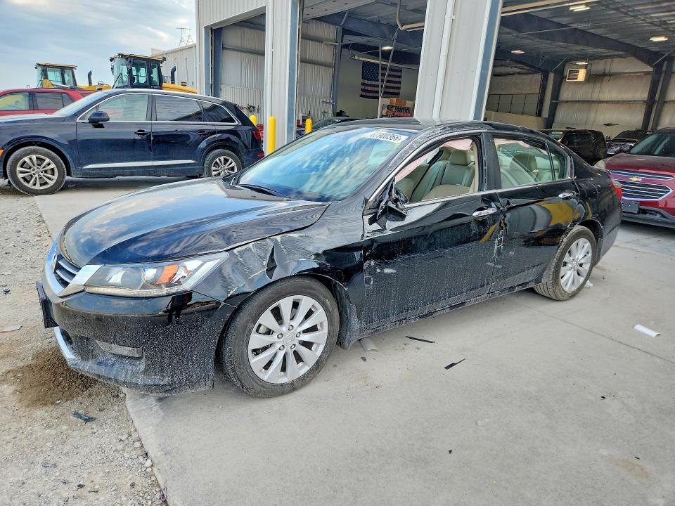 Снимка 1 от търг – 2015 HONDA ACCORD с VIN 1HGCR2F80FA035671