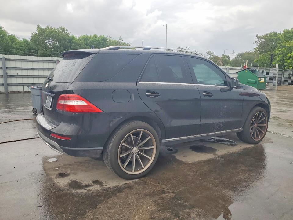 Photo 3 from auction – 2015 MERCEDES-BENZ ML with VIN 4JGDA5JB6FA475131