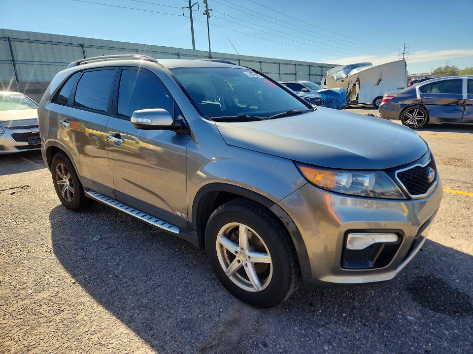 Photo 4 from auction – 2012 KIA SORENTO with VIN 5XYKTDA21CG279819