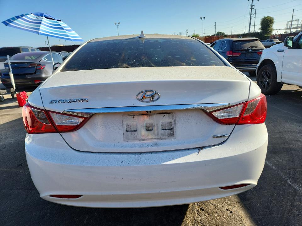 Photo 6 from auction – 2011 HYUNDAI SONATA with VIN 5NPEC4AC4BH220292