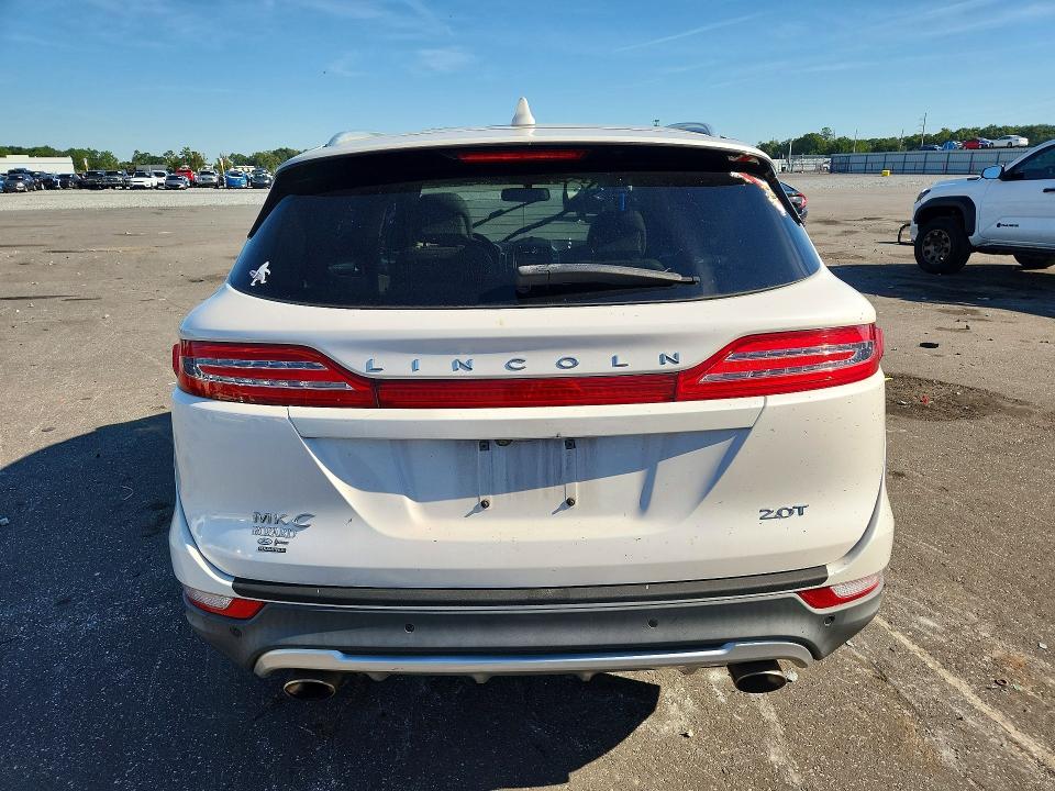 Photo 6 from auction – 2017 LINCOLN MKC with VIN 5LMCJ3C92HUL27597