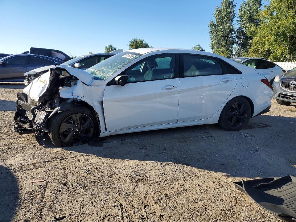 HYUNDAI ELANTRA 2022 с VIN KMHLM4AG5NU245540 - Снимка от търг