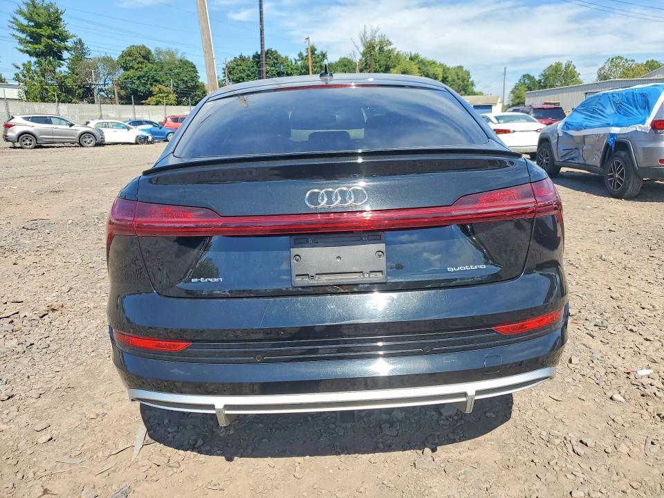 Foto 6 de la subasta – 2021 AUDI E-TRON con VIN WA11AAGE4MB010723