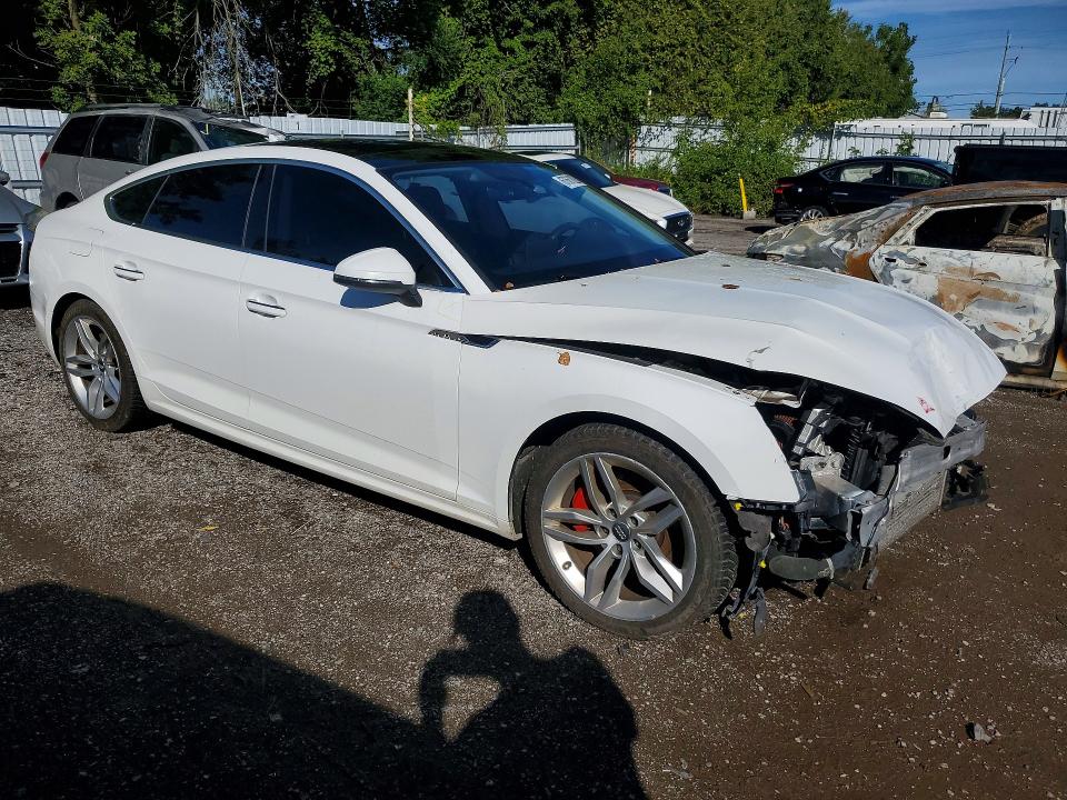 Foto 4 de la subasta – 2019 AUDI A5 con VIN WAUANCF50KA079805
