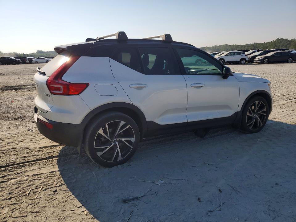 Zdjęcie 3 z aukcji – 2021 VOLVO XC40 z VIN YV4162UMXM2589657