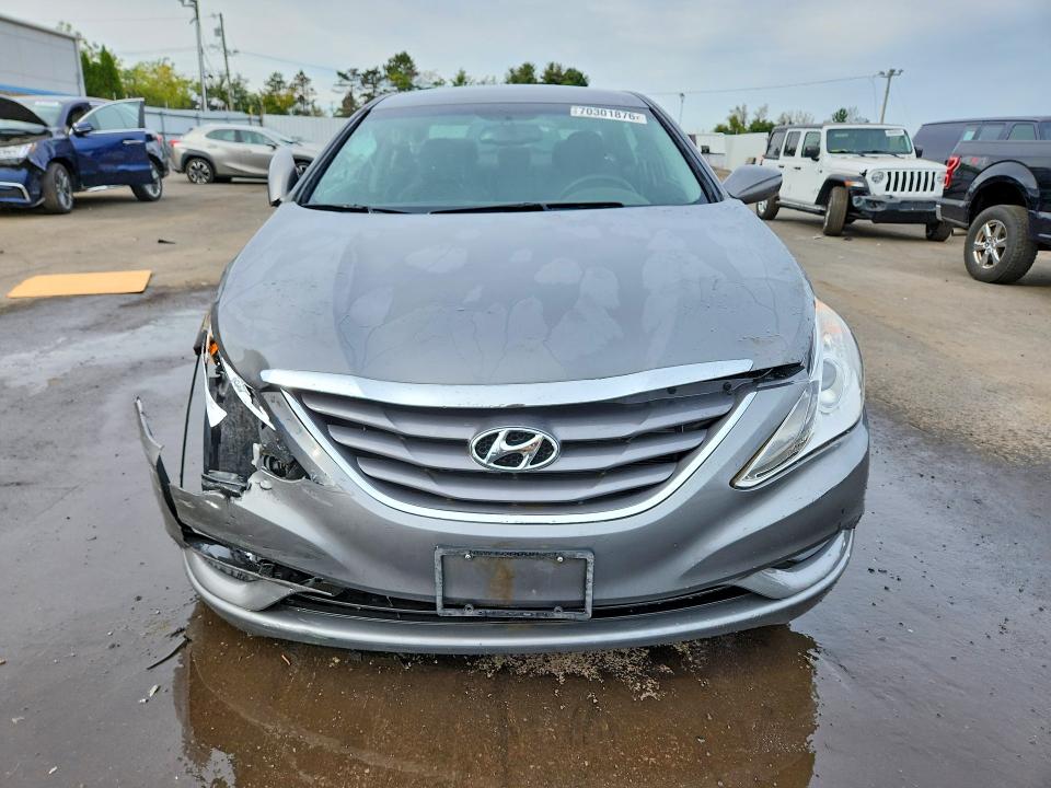 Снимка 5 от търг – 2013 HYUNDAI SONATA с VIN 5NPEB4AC9DH558423
