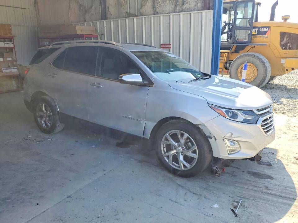 Photo 4 from auction – 2018 CHEVROLET EQUINOX with VIN 2GNAXMEV5J6301536