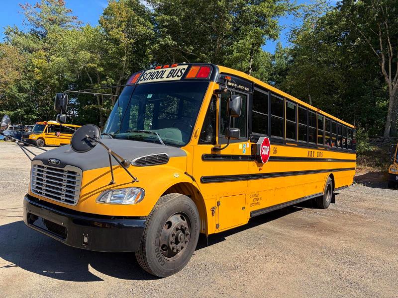 Photo 2 from auction – 2014 FREIGHTLINER CHASSIS with VIN 4UZABRDUSECFG4159