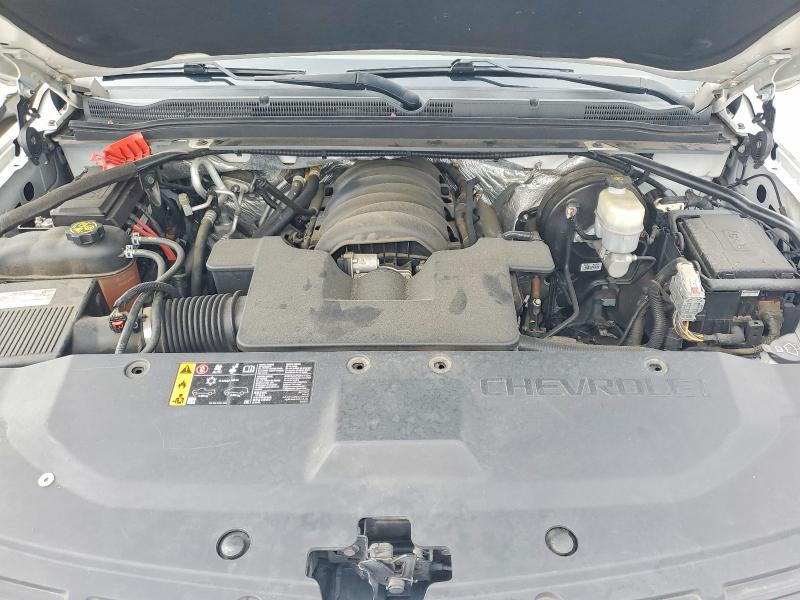 Photo 12 from auction – 2017 CHEVROLET SUBURBAN with VIN 1GNSKJKC7HR336565