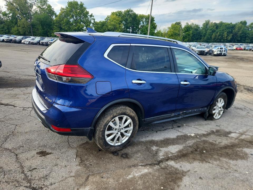 Photo 3 from auction – 2017 NISSAN ROGUE with VIN 5N1AT2MV3HC868206