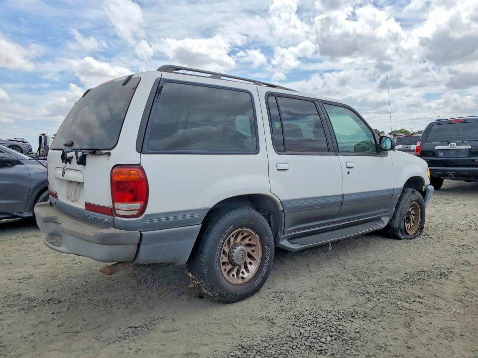 Photo 3 from auction – 2000 MERCURY MOUNTAINEER with VIN 4M2ZU66E2YUJ28501