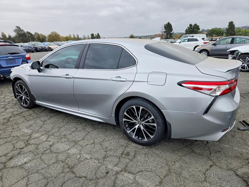 Photo 2 from auction – 2020 TOYOTA CAMRY with VIN 4T1J31AK9LU538383
