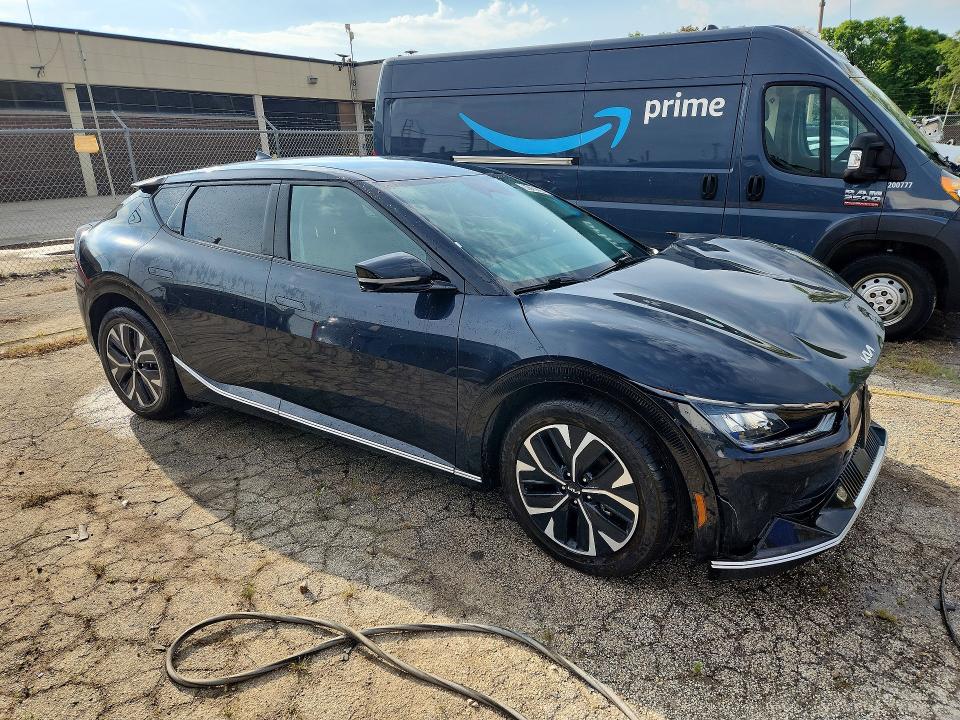 Photo 4 from auction – 2023 KIA EV6 with VIN KNDC34LA9P5612193