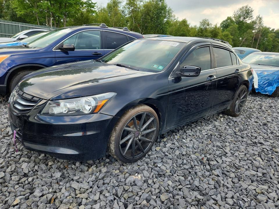 HONDA ACCORD 2011 with VIN 1HGCP2F39BA102675 - Photo from auction