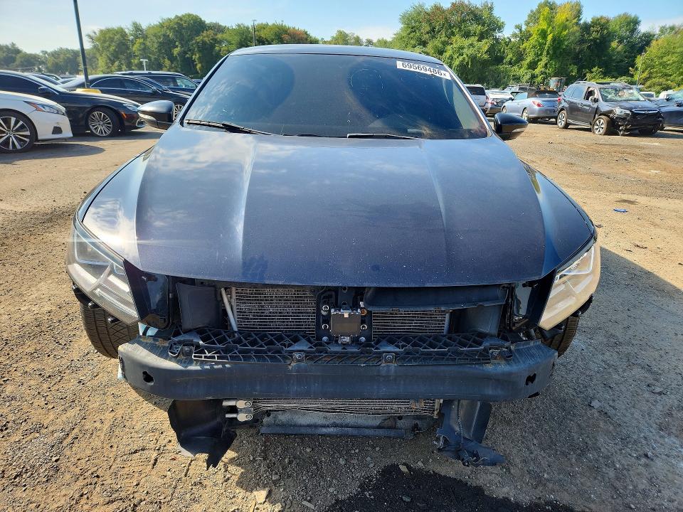 Photo 5 from auction – 2017 VOLKSWAGEN PASSAT with VIN 1VWAT7A34HC062750