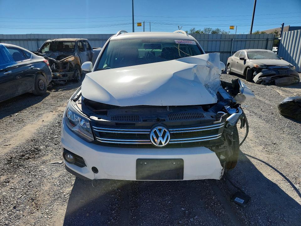 Photo 5 from auction – 2013 VOLKSWAGEN TIGUAN with VIN WVGAV3AX4DW601221