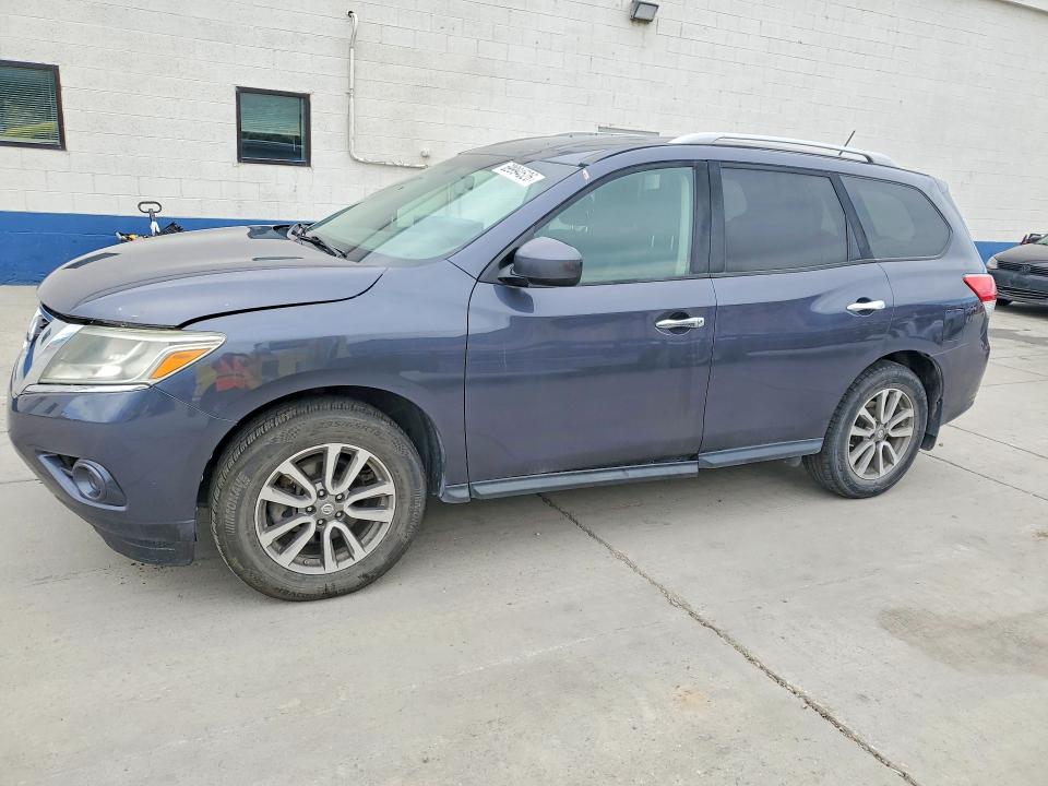 NISSAN PATHFINDER 2014 with VIN 5N1AR2MMXEC693521 - Photo from auction