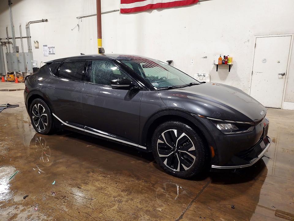 Photo 4 from auction – 2023 KIA EV6 with VIN KNDC34LA1P5612012