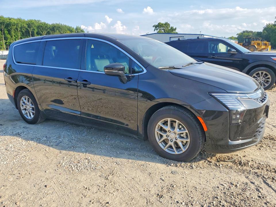 Photo 4 from auction – 2027 CHRYSLER PACIFICA with VIN 2C4RC1BG7VR568130