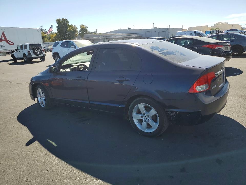 Foto 2 de la subasta – 2010 HONDA CIVIC con VIN 19XFA1F50AE068937