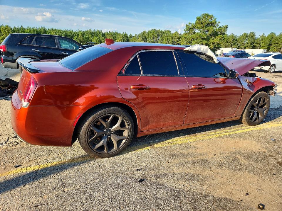 Снимка 3 от търг – 2021 CHRYSLER 300 с VIN 2C3CCABG0MH545934