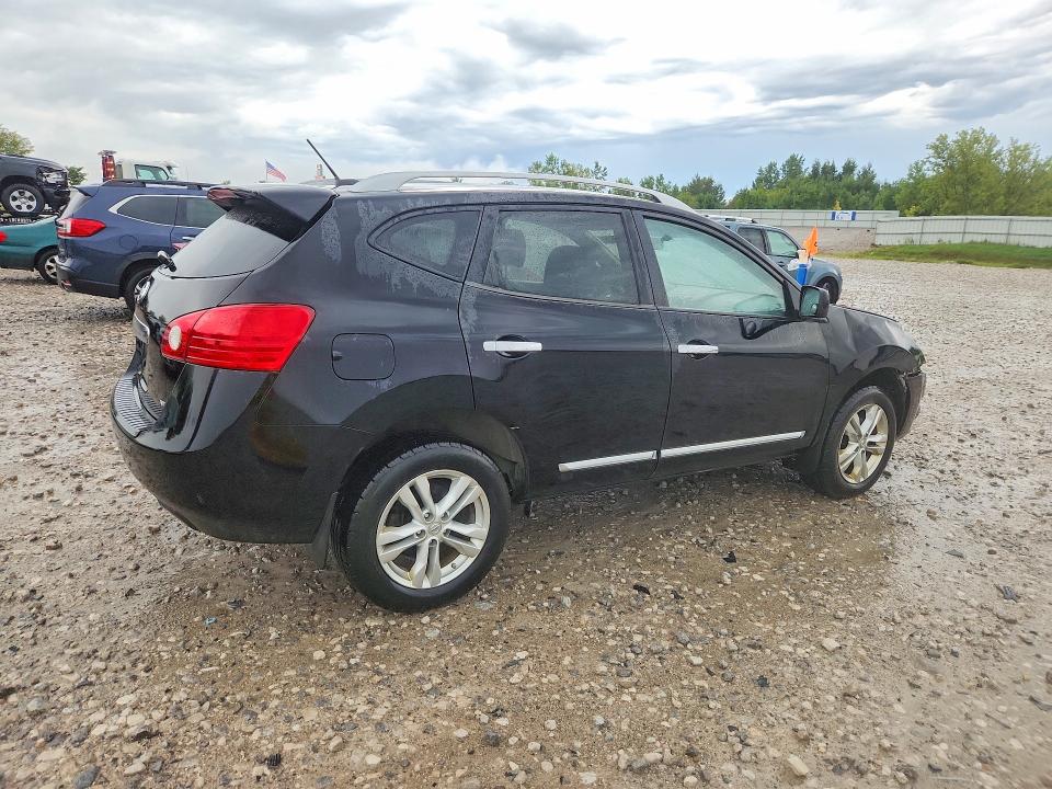 Photo 3 from auction – 2015 NISSAN ROGUE SELECT with VIN JN8AS5MV8FW765534