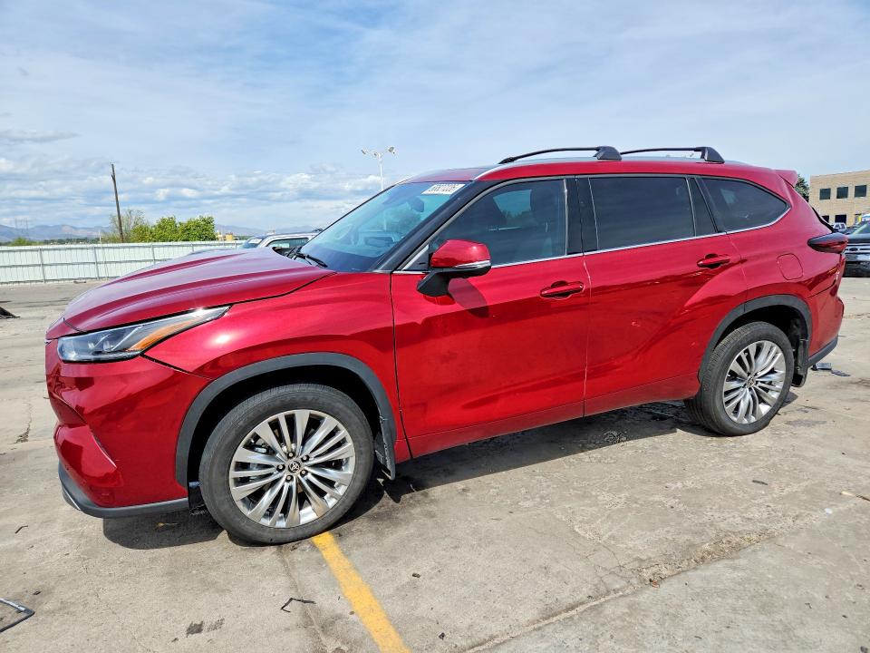 TOYOTA HIGHLANDER 2024 with VIN 5TDKDRBH2RS545941 - Photo from auction