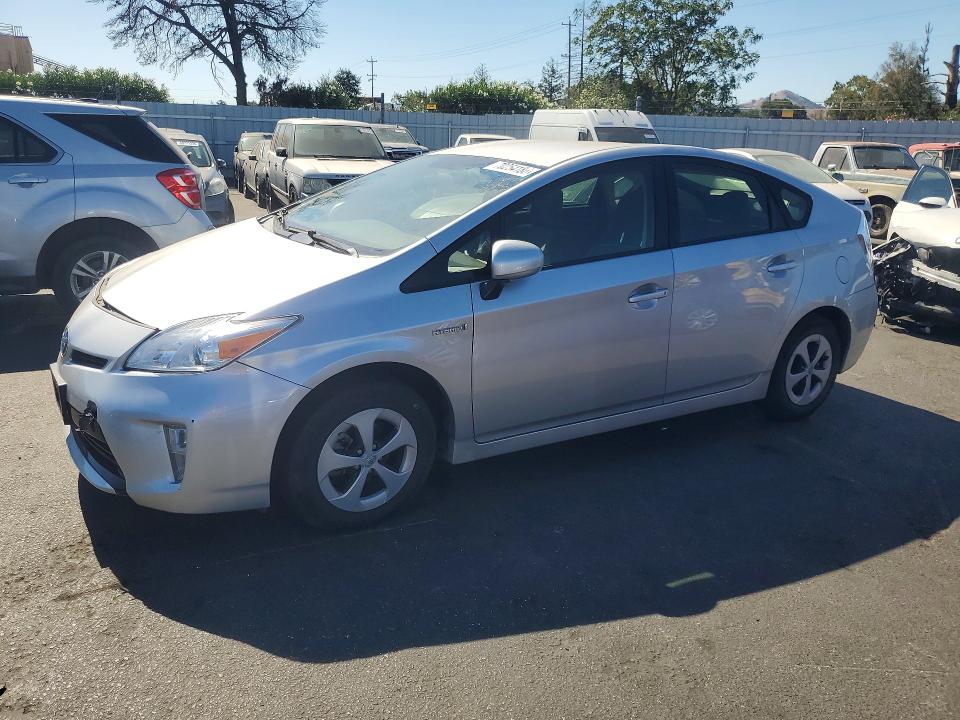 TOYOTA PRIUS 2015 z numerem VIN JTDKN3DU1F2003169 - Zdjęcie z aukcji