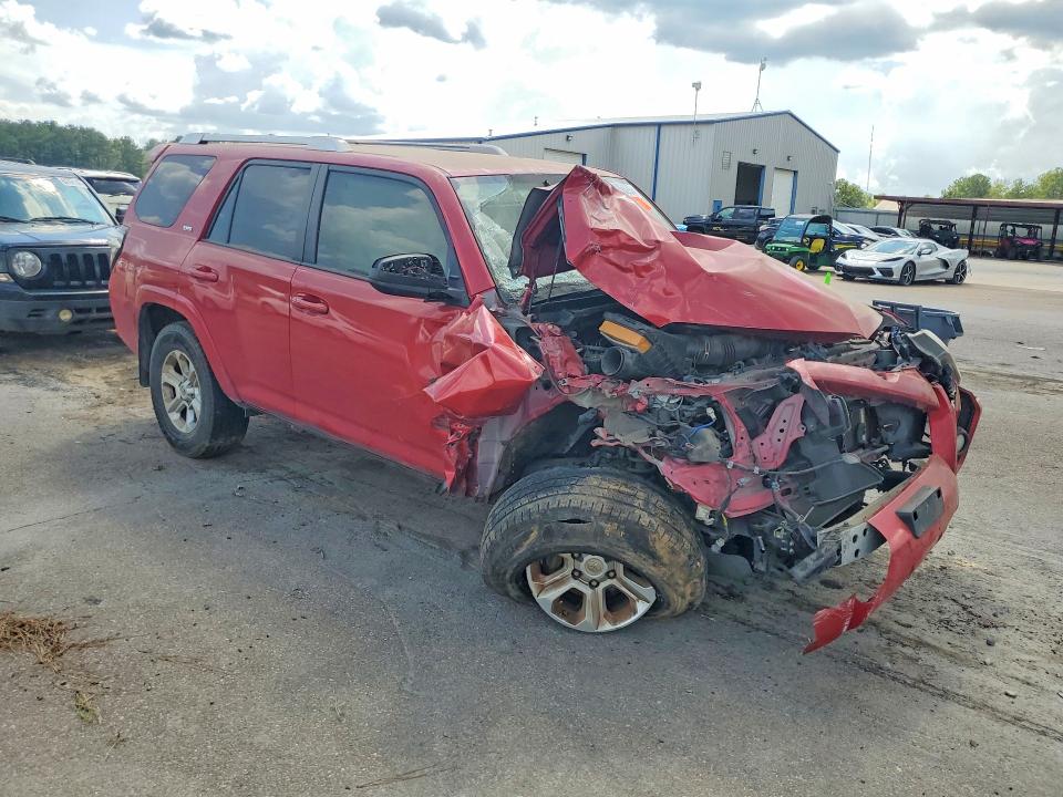 Photo 4 from auction – 2018 TOYOTA 4RUNNER with VIN JTEZU5JR8J5166465