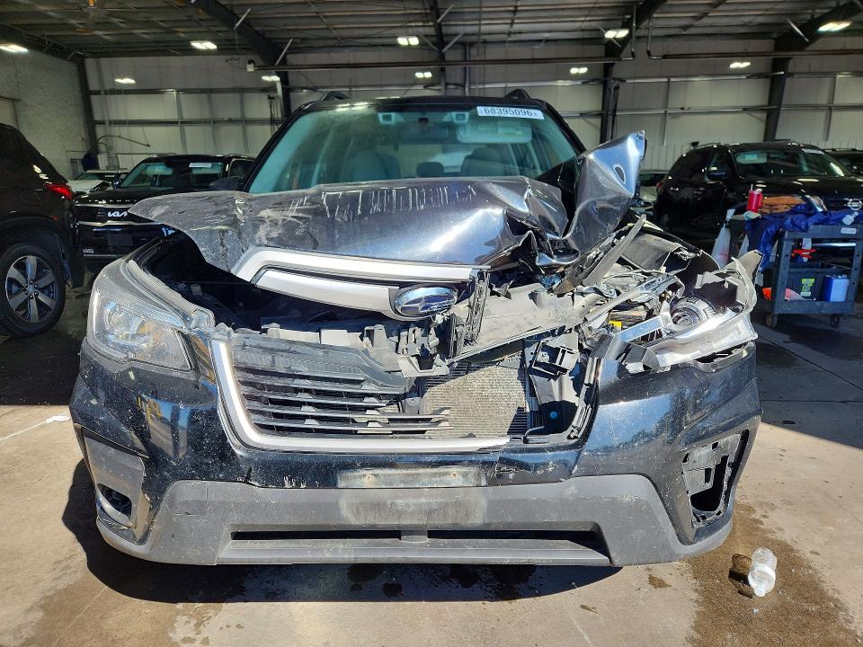 Photo 5 from auction – 2019 SUBARU FORESTER with VIN JF2SKACC8KH424126