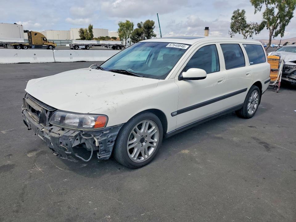 VOLVO V70 2001 z numerem VIN YV1SW58D811140766 - Zdjęcie z aukcji