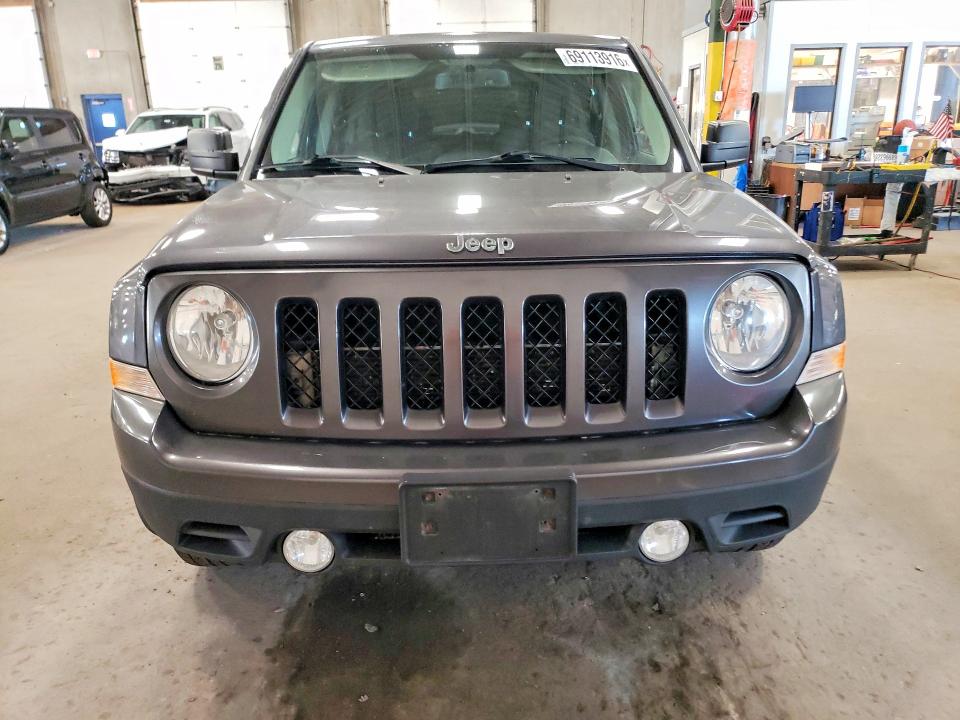 Photo 5 from auction – 2017 JEEP PATRIOT with VIN 1C4NJRFB6HD173932