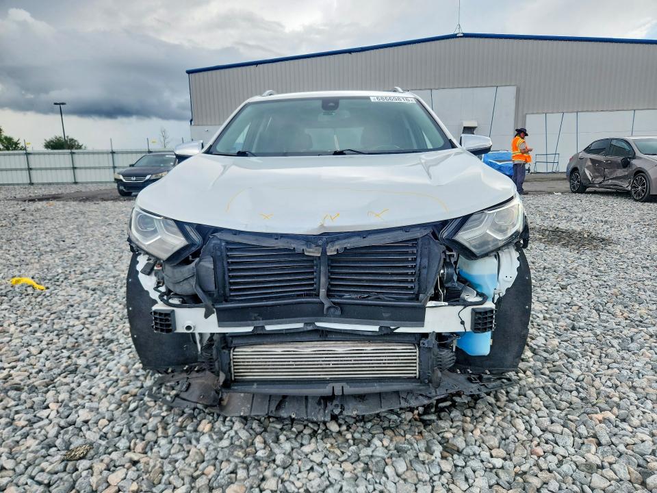 Photo 5 from auction – 2018 CHEVROLET EQUINOX with VIN 2GNAXMEV1J6151912