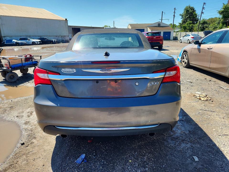Photo 6 from auction – 2014 CHRYSLER 200 with VIN 1C3BCBEG1EN163952