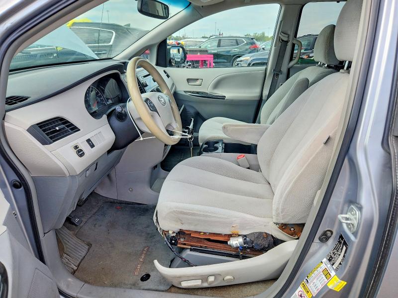صورة رقم 7 من المزاد - 2014 TOYOTA SIENNA مع VIN 5TDKK3DC4ES508498