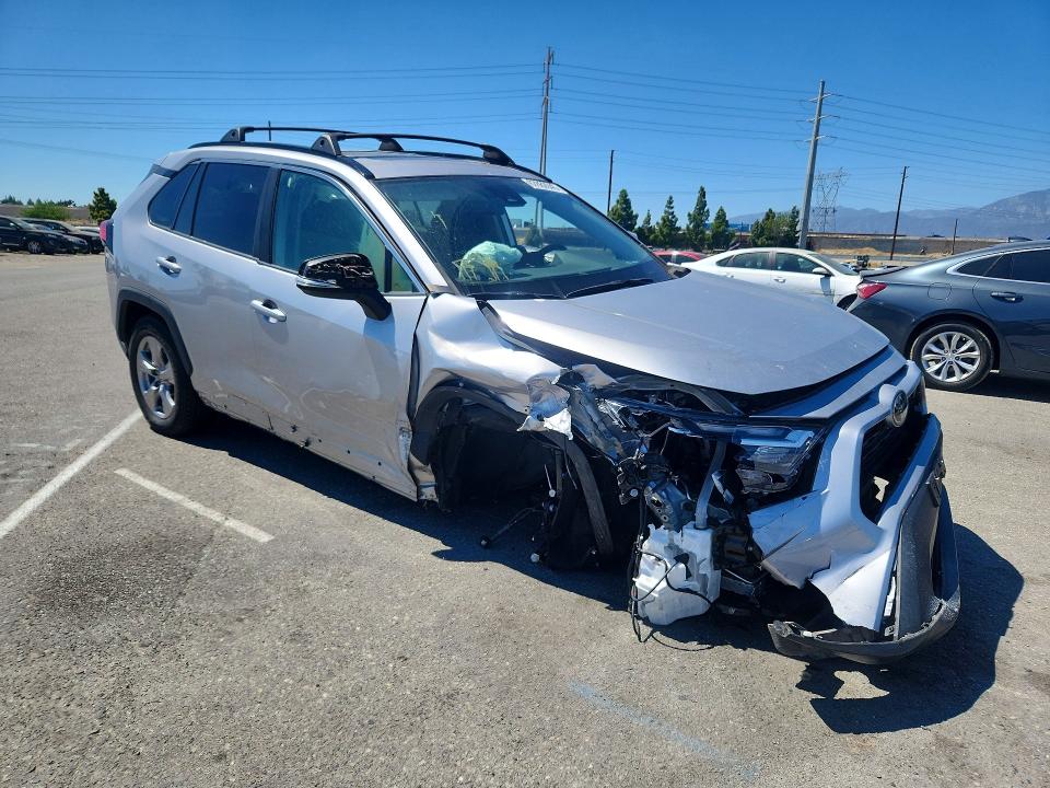 Photo 4 from auction – 2023 TOYOTA RAV4 with VIN 2T3W1RFV8PC225501