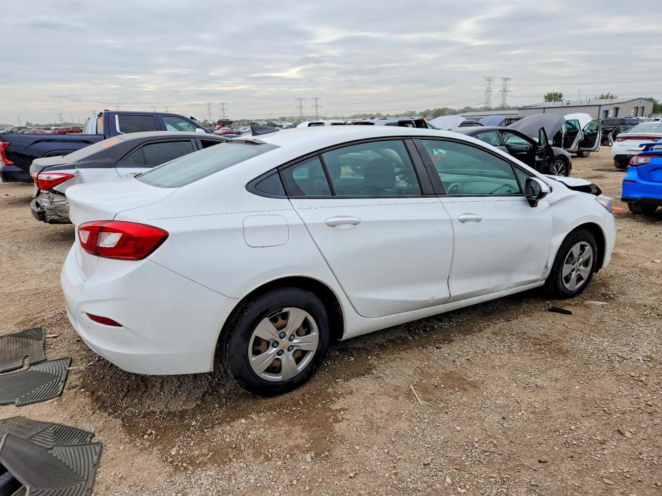 Снимка 3 от търг – 2018 CHEVROLET CRUZE с VIN 1G1BC5SMXJ7146811
