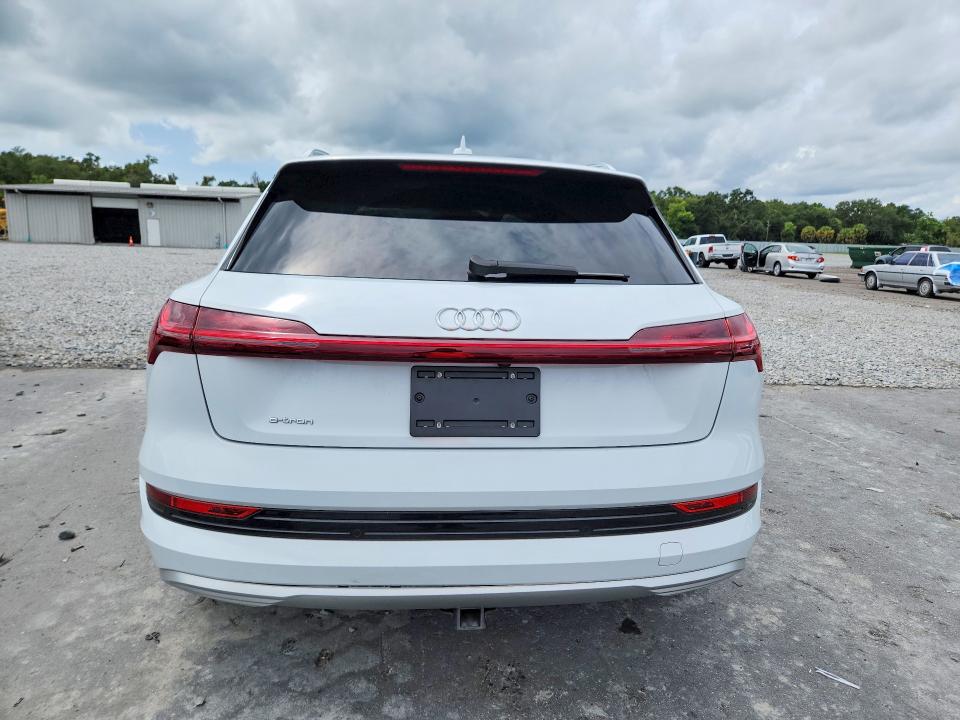 Photo 6 from auction – 2019 AUDI E-TRON with VIN WA1VABGE9KB019129