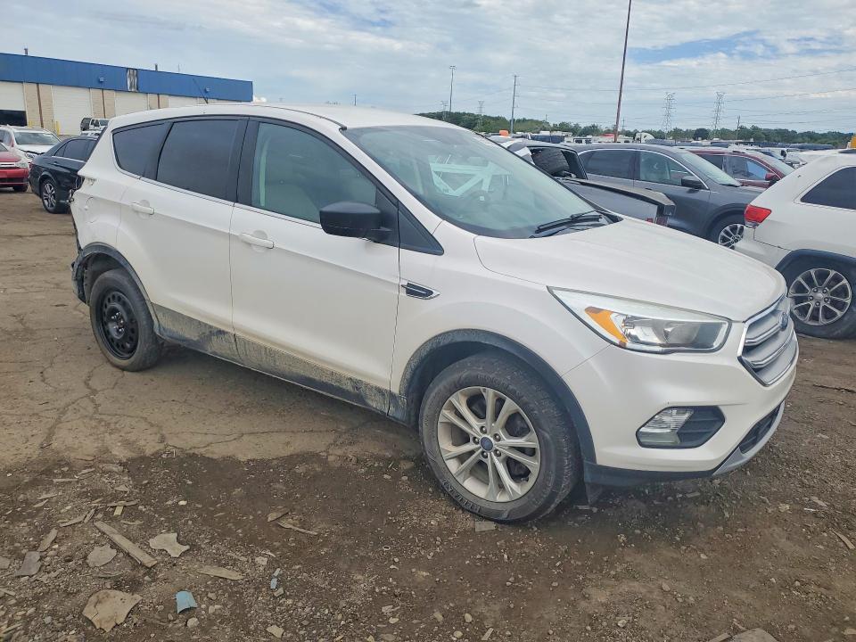 Photo 4 from auction – 2017 FORD ESCAPE with VIN 1FMCU9GD1HUD03416